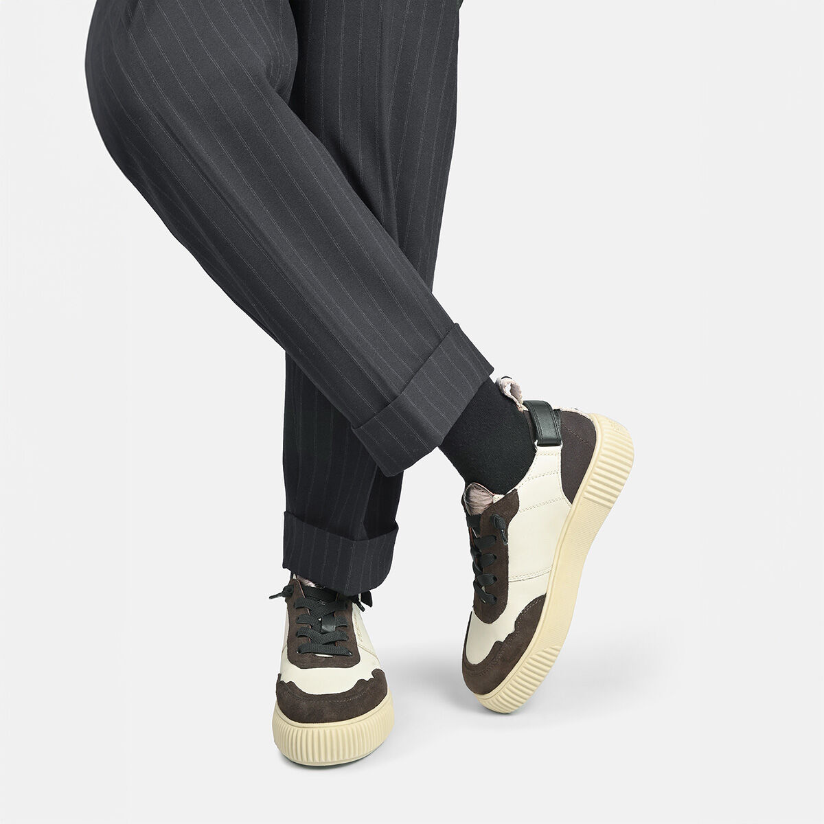 PARIA Off White Schoko