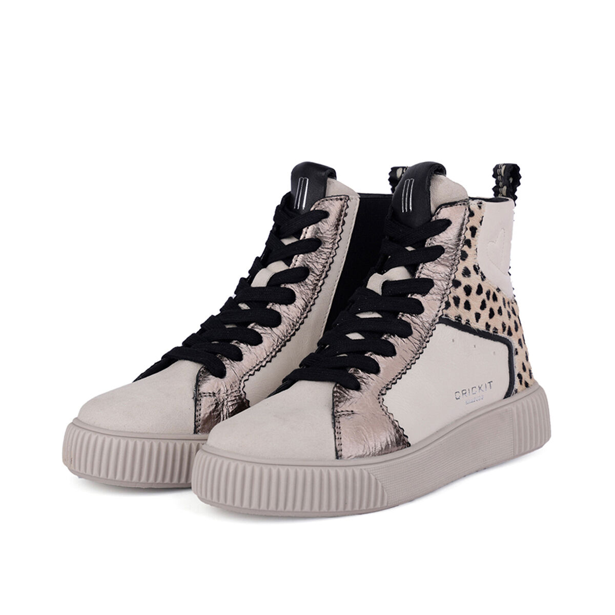 NIMA Suede Offwhite mit Metallic Zinn und Leo Herzen